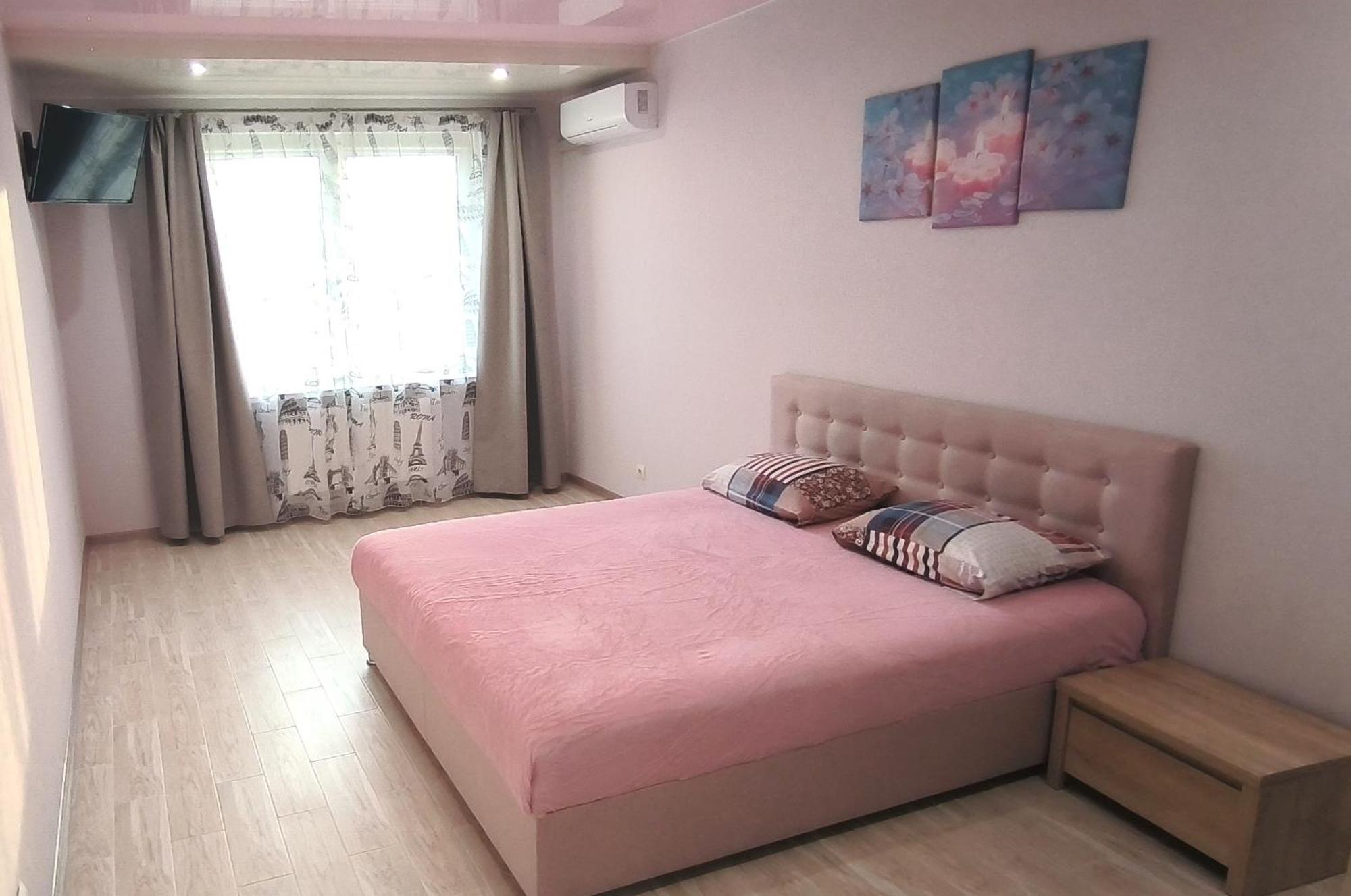 Apartment Near Metro Pozniaky Kyiv Exterior photo